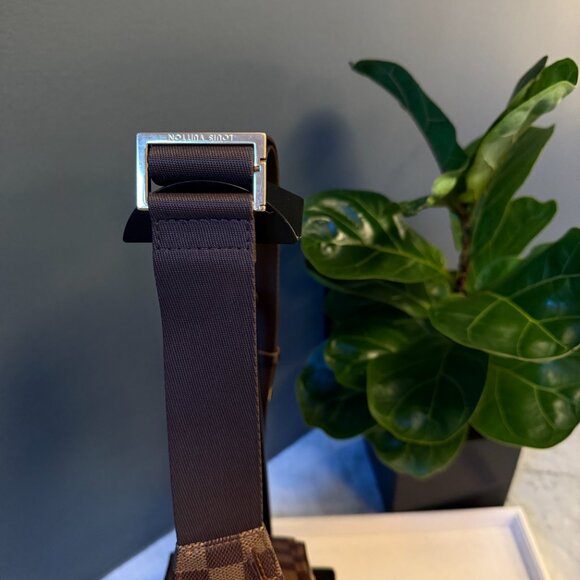 Louis Vuitton Damier Ebene Geronimo Crossbody - Picture 4 of 13